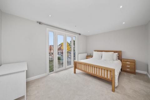 1 Drayton Green, London, W13 0JE