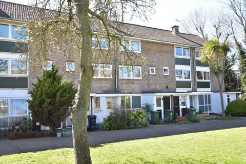 37 Lawnside, London, SE3 9HR