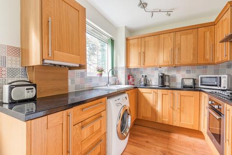 37 Lawnside, London, SE3 9HR