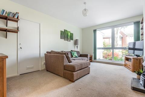 37 Lawnside, London, SE3 9HR