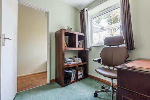 37 Lawnside, London, SE3 9HR