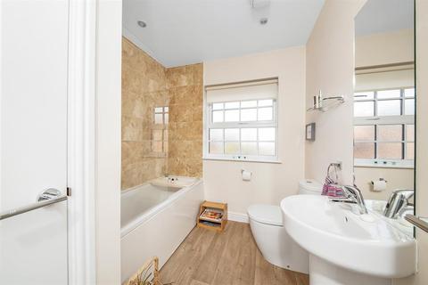 38 Longbridge Drive, Easingwold, York, YO61 3FH