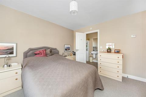 38 Longbridge Drive, Easingwold, York, YO61 3FH