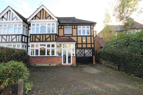 20 Winchfield Close, Harrow, HA3 0DT
