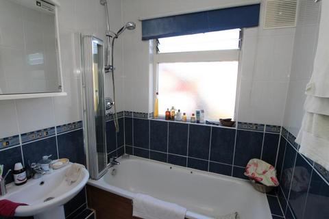 20 Winchfield Close, Harrow, HA3 0DT