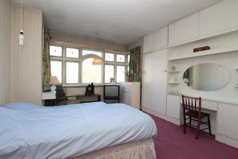 20 Winchfield Close, Harrow, HA3 0DT