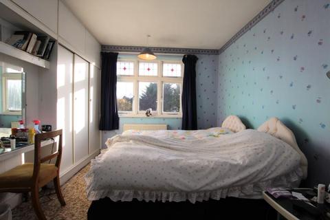 20 Winchfield Close, Harrow, HA3 0DT
