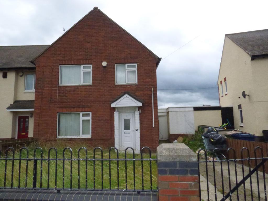 Bevanlee Road, South Bank... 3 bed semidetached house £39,000