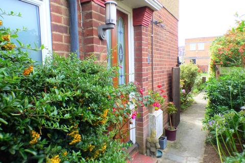 1 West Close, Cockfosters, Barnet, EN4 0AT