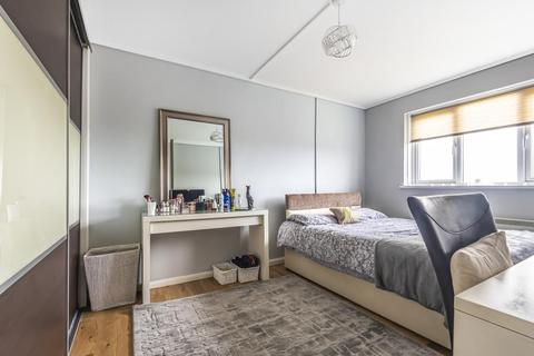 Flat 8, 1 Aveley Walk, Reading, RG2 0AP