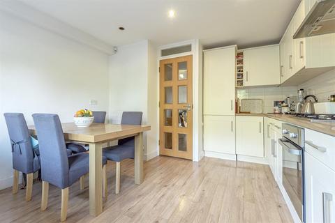 7 Lych Gate Walk, Hayes, UB3 2NN