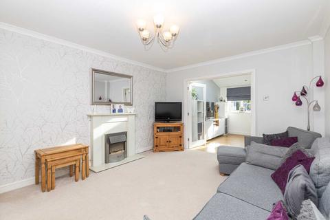 16 Crossleys, Letchworth Garden City, SG6 4PU
