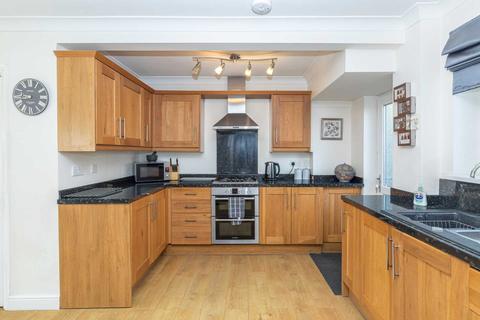 16 Crossleys, Letchworth Garden City, SG6 4PU