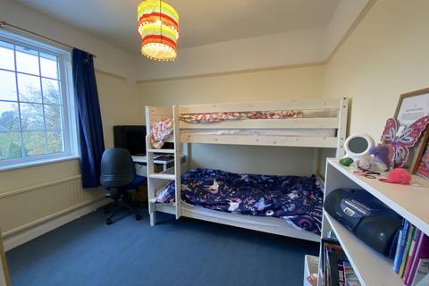 82 Cavalry Crescent, Eastbourne, BN20 8RN