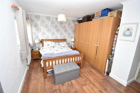 80 Blackthorn Road, Houghton Regis, Dunstable, LU5 5JP