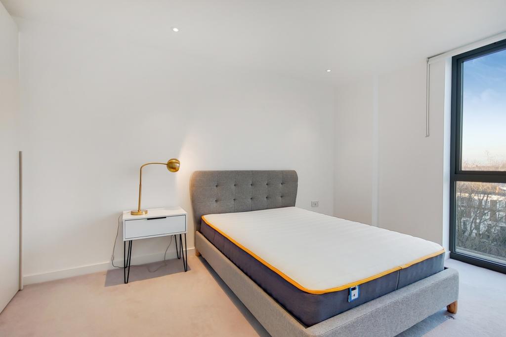 6 Bedroom 2-0