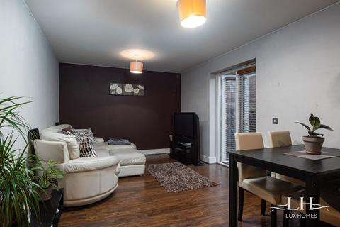 3 Romside Place, Romford, RM7 7EE