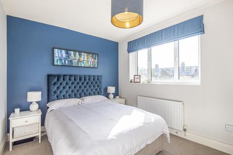 71 Thornton Gardens, London, SW12 0LQ