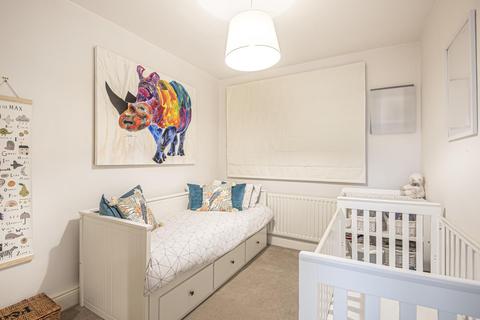 71 Thornton Gardens, London, SW12 0LQ
