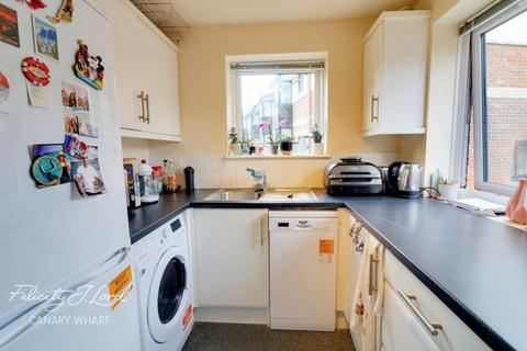 1 bedroom apartment to rent, Barnfield Place, London