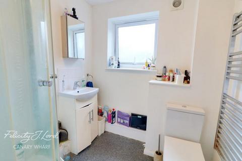 1 bedroom apartment to rent, Barnfield Place, London