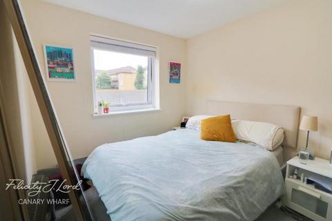 1 bedroom apartment to rent, Barnfield Place, London