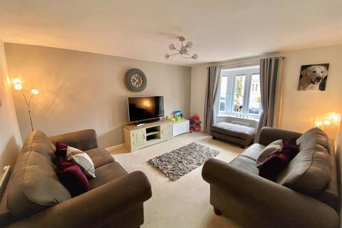 36 Brunel Road, Cam, Dursley, GL11 5DE