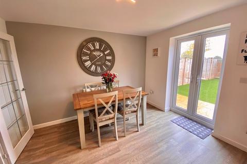 36 Brunel Road, Cam, Dursley, GL11 5DE