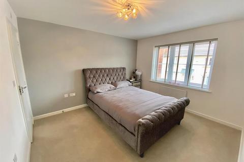 36 Brunel Road, Cam, Dursley, GL11 5DE