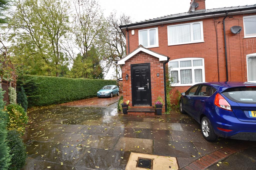 Central Drive, Urmston, M41 3 bed semidetached house £290,000