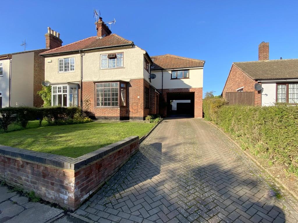 Hall Road, Oulton Broad, Lowestoft 4 bed semidetached house for sale