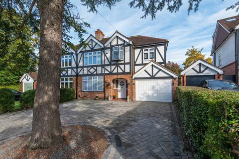 2 Farm Close, Wallington, SM6 9PF