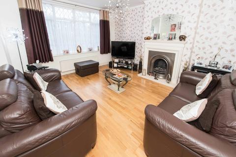 2 Farm Close, Wallington, SM6 9PF