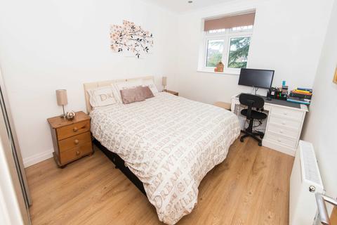 2 Farm Close, Wallington, SM6 9PF