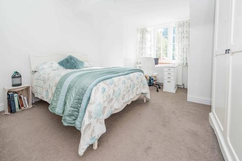 63 The Drive, Wallington, SM6 9ND