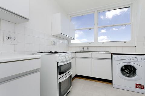 Studio to rent, Blomfield Road, London