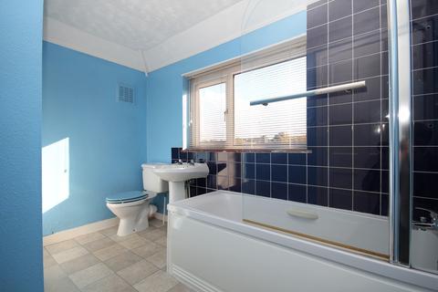 20 Wealden Close, Crowborough, TN6 2ST