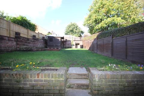 20 Wealden Close, Crowborough, TN6 2ST