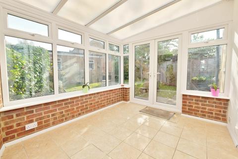 3 Knockholt Road, Halstead, Sevenoaks, TN14 7ET