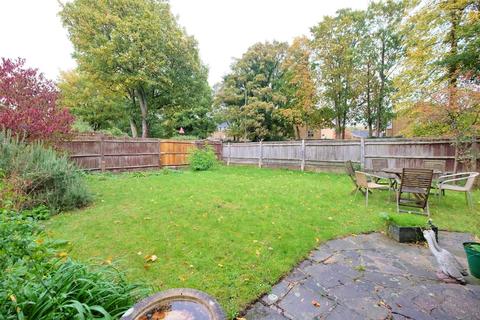 23 Taylor Close, Orpington, BR6 9UH