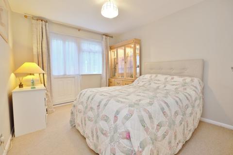 23 Taylor Close, Orpington, BR6 9UH