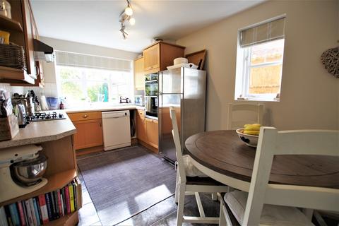 3 Stanway Close, Uttoxeter, ST14 8UZ
