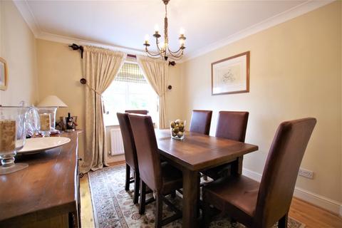 3 Stanway Close, Uttoxeter, ST14 8UZ