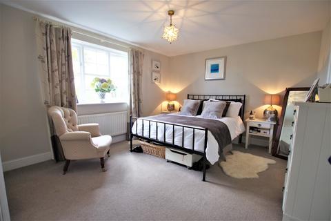 3 Stanway Close, Uttoxeter, ST14 8UZ