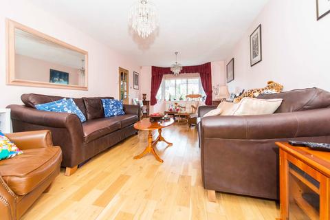 55 Elmfield Way, South Croydon, CR2 0EJ