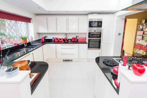 55 Elmfield Way, South Croydon, CR2 0EJ