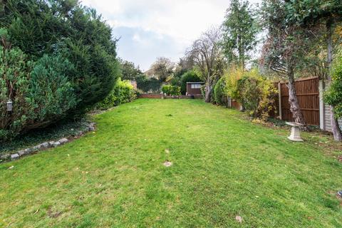 55 Elmfield Way, South Croydon, CR2 0EJ