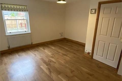 2 bedroom terraced house to rent, Friary Mews , Newark, Nottinghamshire.