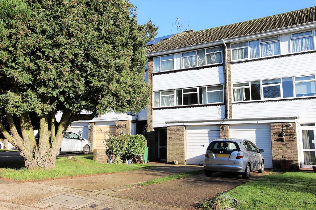 Wellesford Close, Banstead 4 bed terraced house £563,500