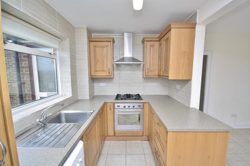 South Hill, Godalming, Surrey, GU7 3 bed house £1,400 pcm (£323 pw)